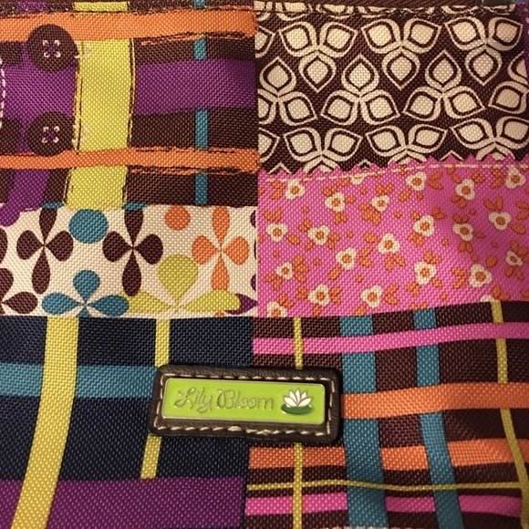 Lilly Bloom Cross Body Bag - Picture 2 of 4